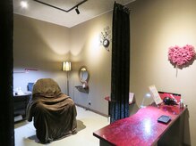 アールイーエム(R.E.M)/女性専用まつげ・眉毛ルーム