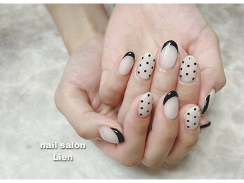 リアン(Lien)/黒フレンチネイル