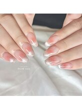 リッシュ トロワ(RICHE trois)/血色感チークマグネイル