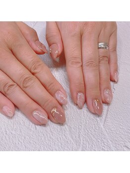 glow nail【6月下旬 NEW OPEN（予定）】の写真/JNA1級保持・歴20年の技術力◎本物のダイヤモンドを使用した贅沢な輝きと高技術をぜひご体感ください。