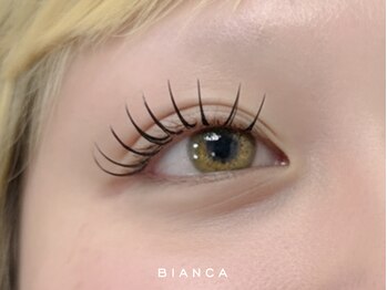 ビアンカ アイラッシュサロン 大宮店(Bianca)の写真/LEDグルーも選べる3種から最適な提案。いまの季節でもピッタリの瞳に♪