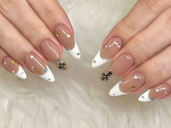 ビアンカ 浦和西口店(Bianca)/白フレンチ×カラフルストーン