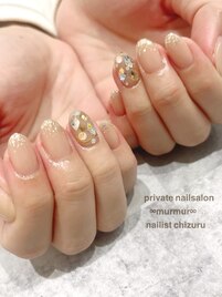 ビジューネイル