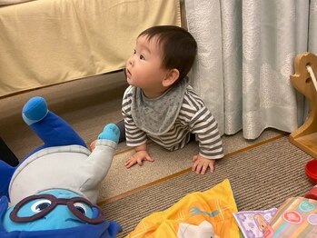 子育てママの整体サロン/施術中のお子様の様子