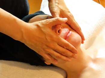 ポノサロン(pono salon)の写真/大人女性にオススメ！お肌の状態を丁寧に見極めてエイジングケア☆完全個室で周りを気にせずリラックス♪