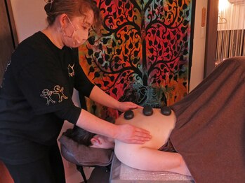 温和活 ロータス(温和活Lotus蓮:)/ホットストーンでじんわりと温め