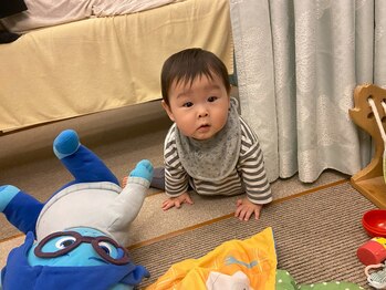 子育てママの整体サロン/施術中のお子様の様子