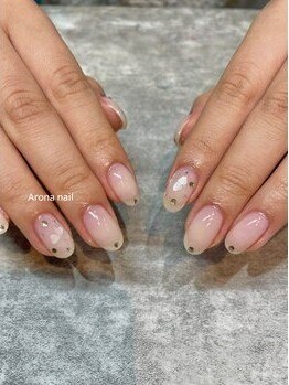 アローナ ネイル(Arona nail)の写真/シンプルなデザインから流行りのデザインまで対応可能な実力派サロン☆爪を彩り綺麗な指先へ導きます♪