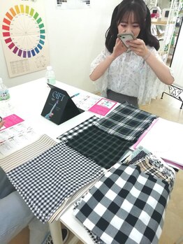 フラワーファクトリーズ/顔タイプ診断の様子