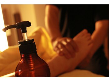 町の小さなほぐし屋さんの写真/《足裏ふくらはぎオイルケア30分3,000円》、水溶性オイルなので施術後サラサラ、むくみ解消、足が軽くなる