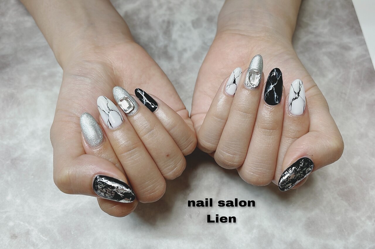2026年冬トレンド】白黒のネイルデザイン集｜人気順｜2ページ目