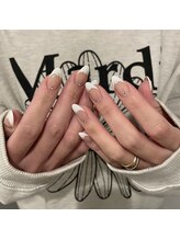 ムーイ 外苑前(mooi.)/white french