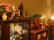 ウィンタイマッサージ(WIN THAI MASSAGE)の雰囲気（タイマッサージの神様を祀っています　皆様の健康をお祈りします）