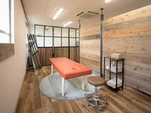 グランルーツ(GranRoots)/ウッド調の落ち着いた空間