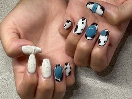 牛柄風夏ネイル