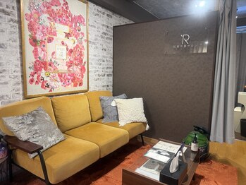 レピア つくば店(LEPIA)/ゆったりくつろげる待合スペース