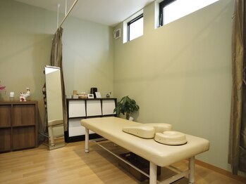 整体院 もみのき つちうら横丁店/施術ベッド