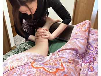 ヒルリン(Hirurin)/アロマオイルトリートメント