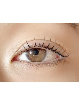 ナチュラル上品な目元にしたい