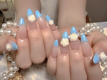 モアネイル 新宿/バラフレンチネイル