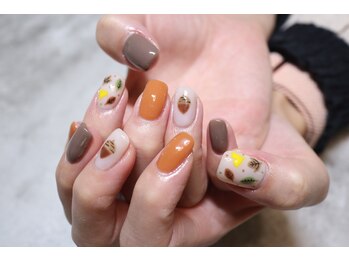 ディーエムジーネイル(DMG nail)/どんぐり×紅葉ネイル