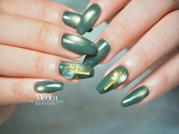 ミーディア(Medea)の写真/【マグネットデザイン◆¥9270～】短時間×高品質でモチの良さが自慢！指先美人の美フォルムネイル
