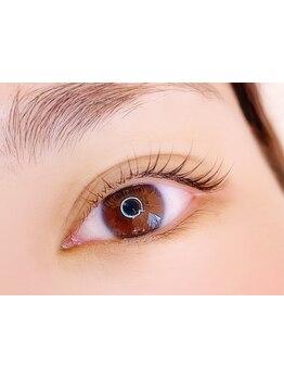 ナチュラル上品な目元にしたい