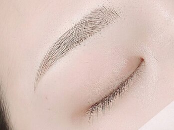 ディーエル ビューティー 武蔵小杉店(DL BEAUTY)の写真/【アイブロウメニューも大人気】大人女性の身だしなみは眉毛から☆美眉で印象的な目元へ♪[武蔵小杉]