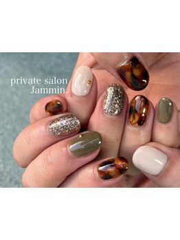 ショートネイルデザインが豊富