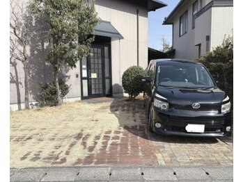 エクラ(Eclat)/レンガの場所も駐車OK