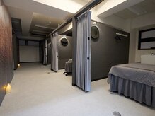 リラクゼーションサロン縁　【もみほぐし・足つぼ・オイル】の雰囲気（オープンしたばかりの清潔感あふれる半個室空間です。）
