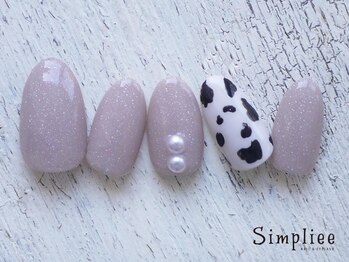 【HAND】牛柄ネイル