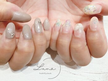 ネイルアンドまつ毛エクステ ルーナ イオン相模原店/アシンメトリーネイル