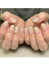 ニアウネイル(niau nail.)/ホワイトラメグラデーション