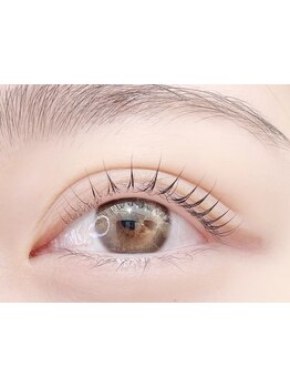 ナチュラル上品な目元にしたい