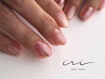 イリ(iri.)の写真/【肌に馴染む大人ネイル】最旬おしゃれニュアンスやマグネットを使ったアートなどもお任せください！