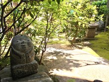 かお整体 青山/小鬼の石像