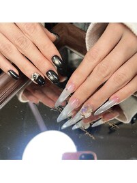 黒×シルバーグラデネイル