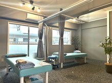 ストレッチ専門店 アンド スクール のび太くん 植田店の雰囲気（ベット5台完備）