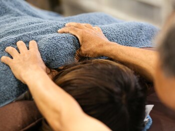 カイロ整体リリース/施術風景