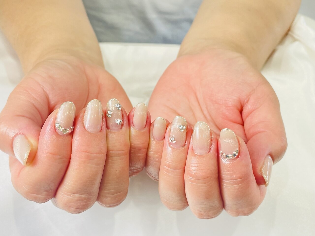 2026年冬トレンド】ポップ ハンドのネイルデザイン集｜人気順｜16