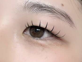 フィズ アイ ビューティ 豊川八幡店(fiz eye beauty)/ まつエク｜フラットラッシュ