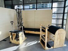 リアスコンディショニング(Яe:US conditioning)の雰囲気（お客様のニーズに応じ、マシンピラティスなどの運動もご提供。）