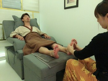 カヌン タイリラクゼーション(KANUN THAI RELAXATION)の写真/その日の疲れその日のうちに解消！《タイ古式セット120分》オールハンドでしっかりほぐす、癒し時間を◎