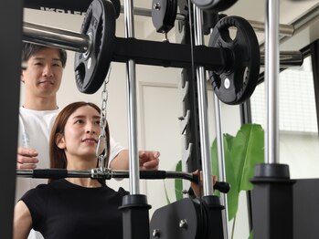 マイカイ 谷町六丁目(Maikai)の写真/頑張ろうと思っても一人だと難しいことも…Maiakiでは、身体の悩みを解決してきたプロが一緒に進めます。
