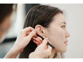 フォア(foi)/耳ツボ　装着