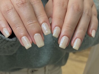 クレイ(clay.)/ホワイトミラーネイル