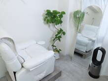 清潔感のある店内、可愛い植物たちもいます◎［恵比寿/眉毛］