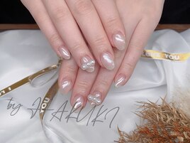 高級感パール系ミラーネイル