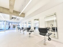 ケリー(KELLY)の雰囲気（敷地内にヘアサロンあり☆海外hairも一緒に手に入る｜）